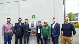 Neuer Defibrillator: TSC und Feuerwehr organisieren Lebensretter